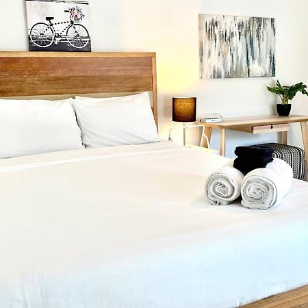 Treehouse Is A Quaint 2 Bedroom In An Up-And-Coming Part Of Town, Pet Friendly With Fenced Yard And Lounge Area That Is Close To Downtown Tampa Ngoại thất bức ảnh