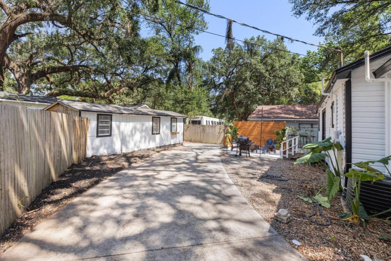 Treehouse Is A Quaint 2 Bedroom In An Up-And-Coming Part Of Town, Pet Friendly With Fenced Yard And Lounge Area That Is Close To Downtown Tampa Ngoại thất bức ảnh