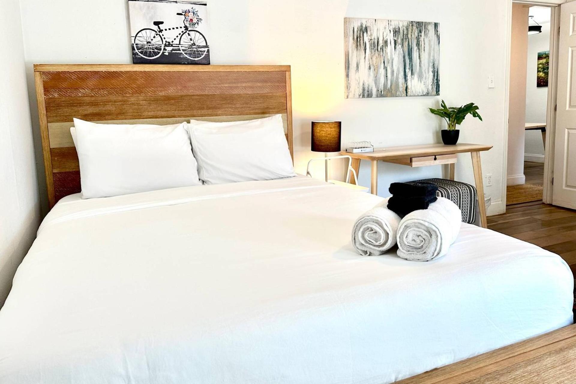 Treehouse Is A Quaint 2 Bedroom In An Up-And-Coming Part Of Town, Pet Friendly With Fenced Yard And Lounge Area That Is Close To Downtown Tampa Ngoại thất bức ảnh