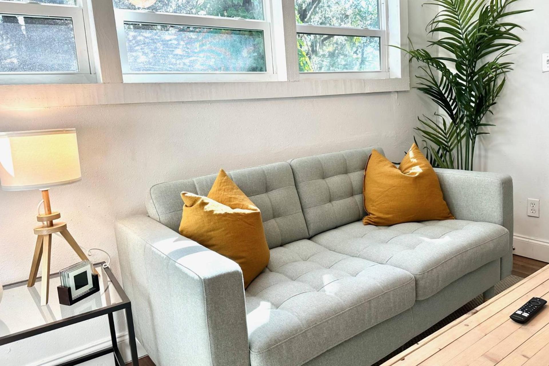 Treehouse Is A Quaint 2 Bedroom In An Up-And-Coming Part Of Town, Pet Friendly With Fenced Yard And Lounge Area That Is Close To Downtown Tampa Ngoại thất bức ảnh